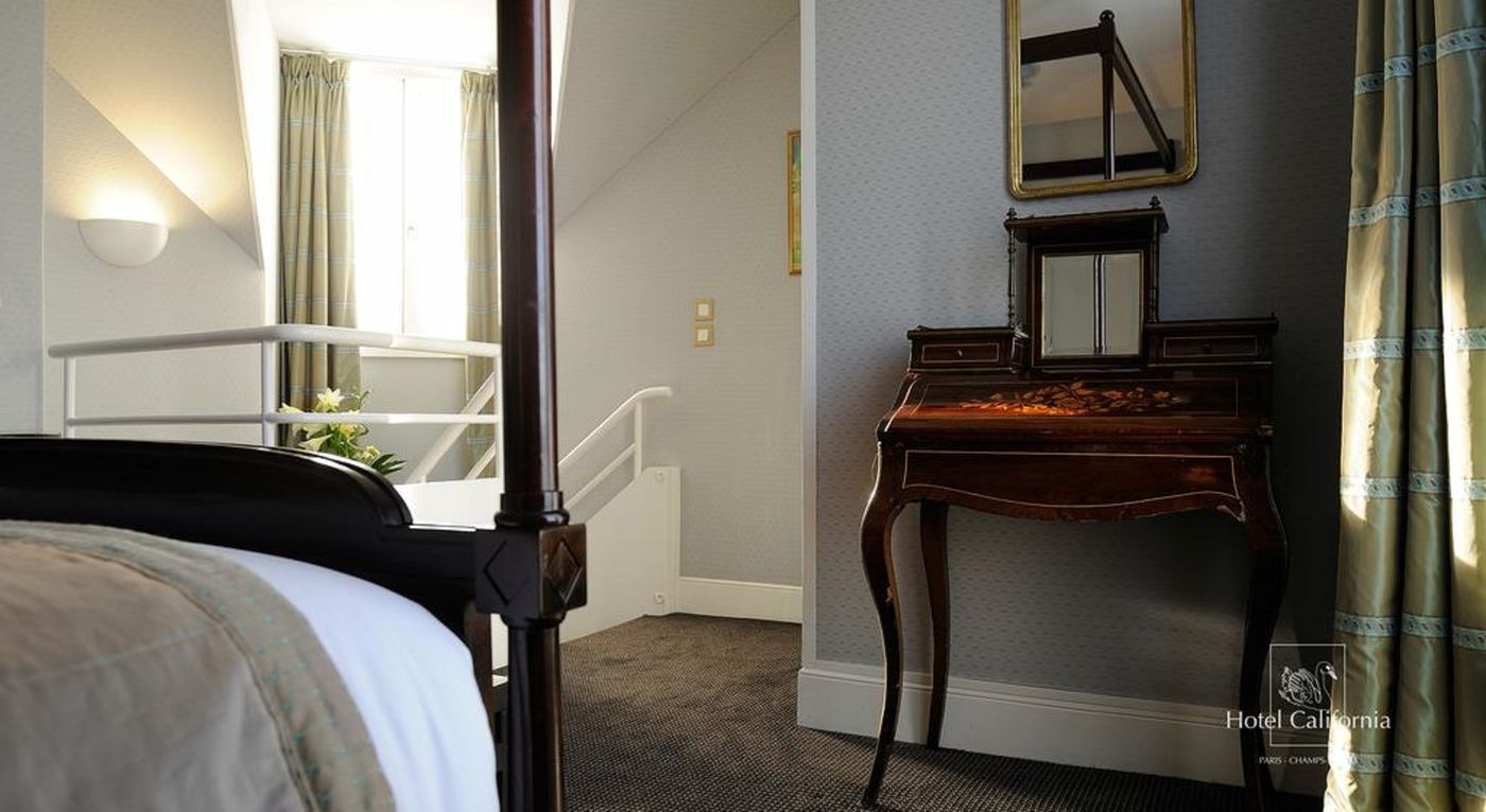 California-Paris-Champs-Elys----es-Room-29