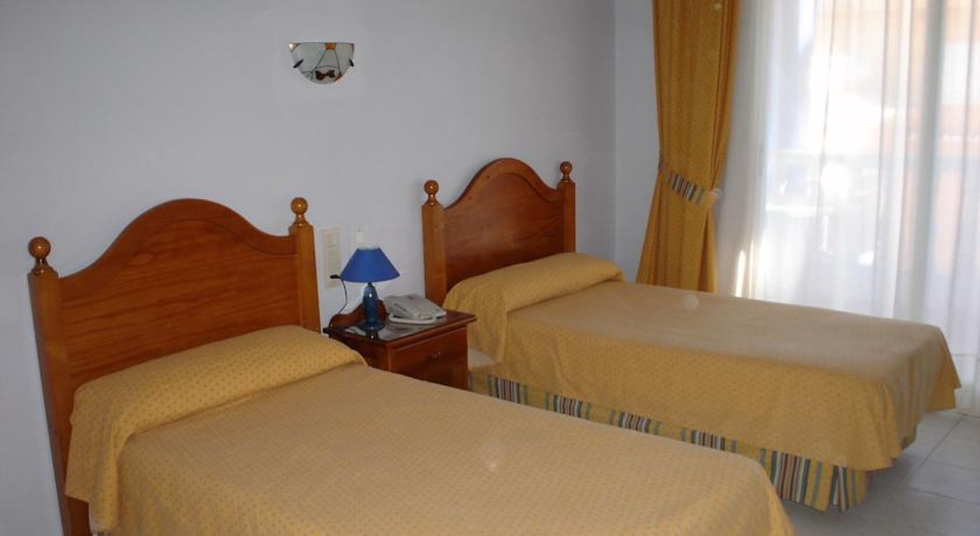 Wonderwall Music- Adults Only