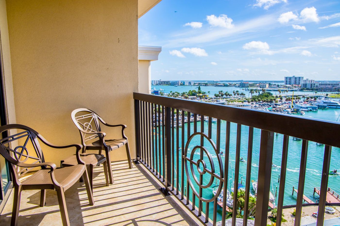 Pier House 60 Marina Hotel