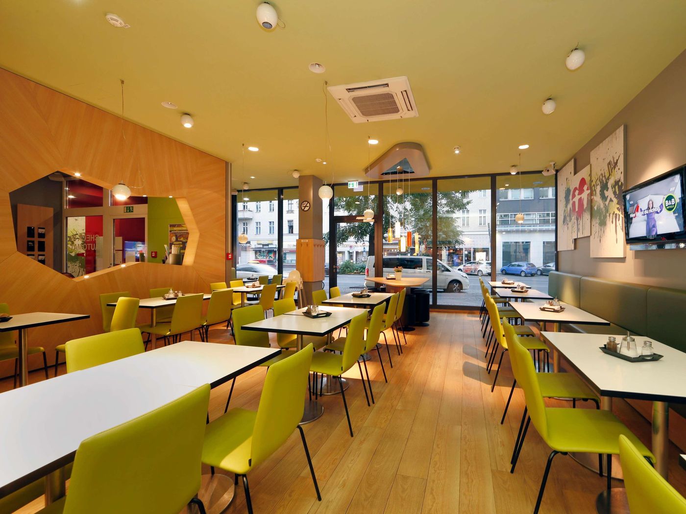 B-B-Hotel-Berlin-Potsdamer-Platz-Restaurant-30