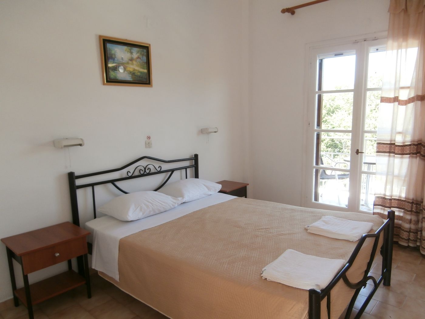 River-Studios-and-Apartments-Room-12