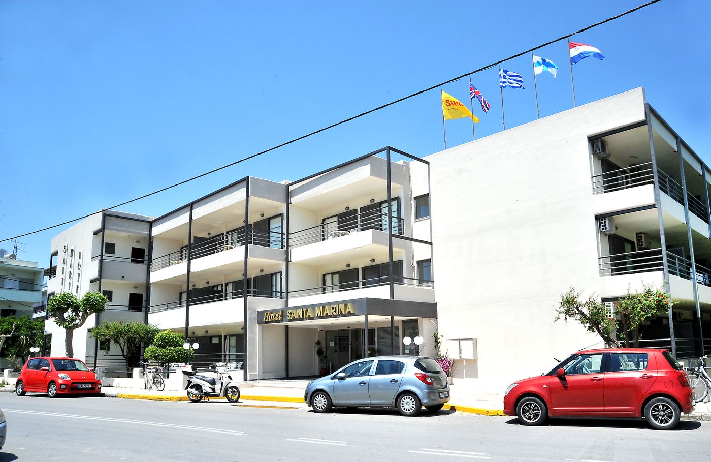 Santa-Marina-Hotel-Apartaments-Pool-16