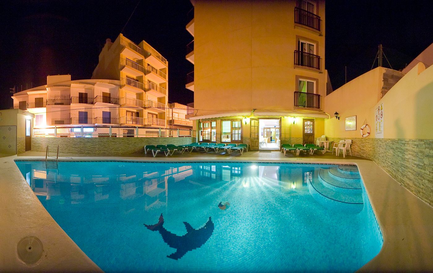 Hostal-Adelino-Pool-1