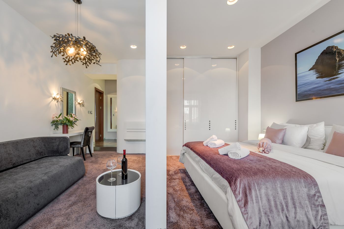 Starlight-Luxury-Rooms-Room-10