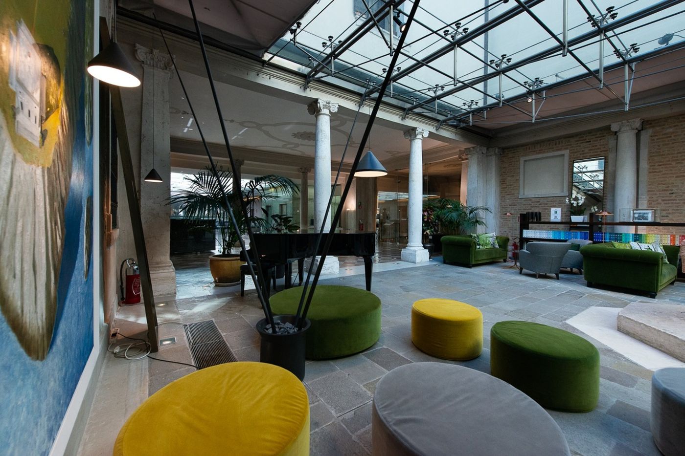 Monaco-and-Grand-Canal-Lobby-12