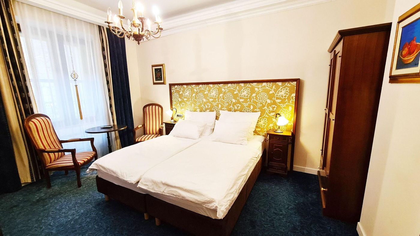 Hamlet-Bed---Breakfast-Room-3