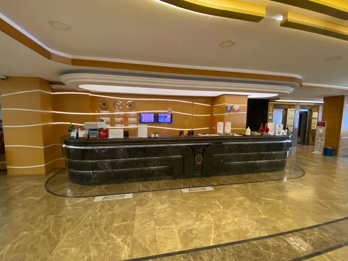 Prestige-Hotel-Old-City-Lobby-25