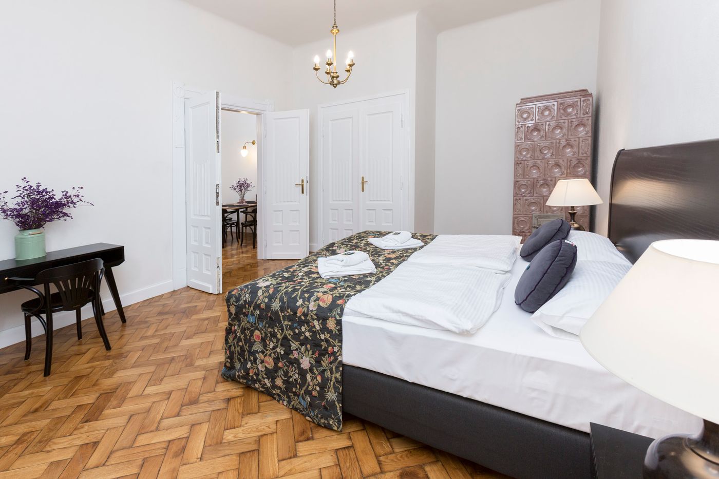 Antique-Apartments-Plac-Szczepanski-Room-18