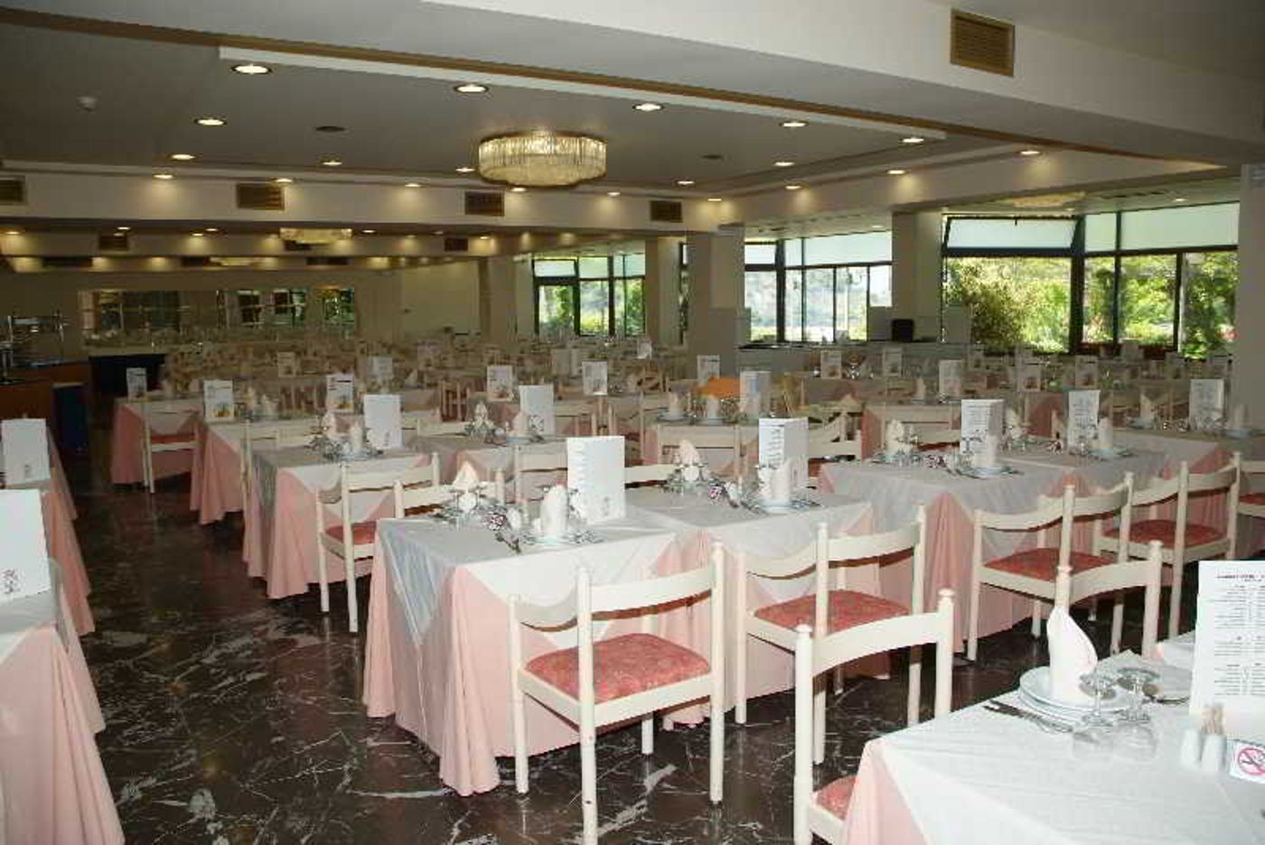 Mediterranee-Restaurant-12