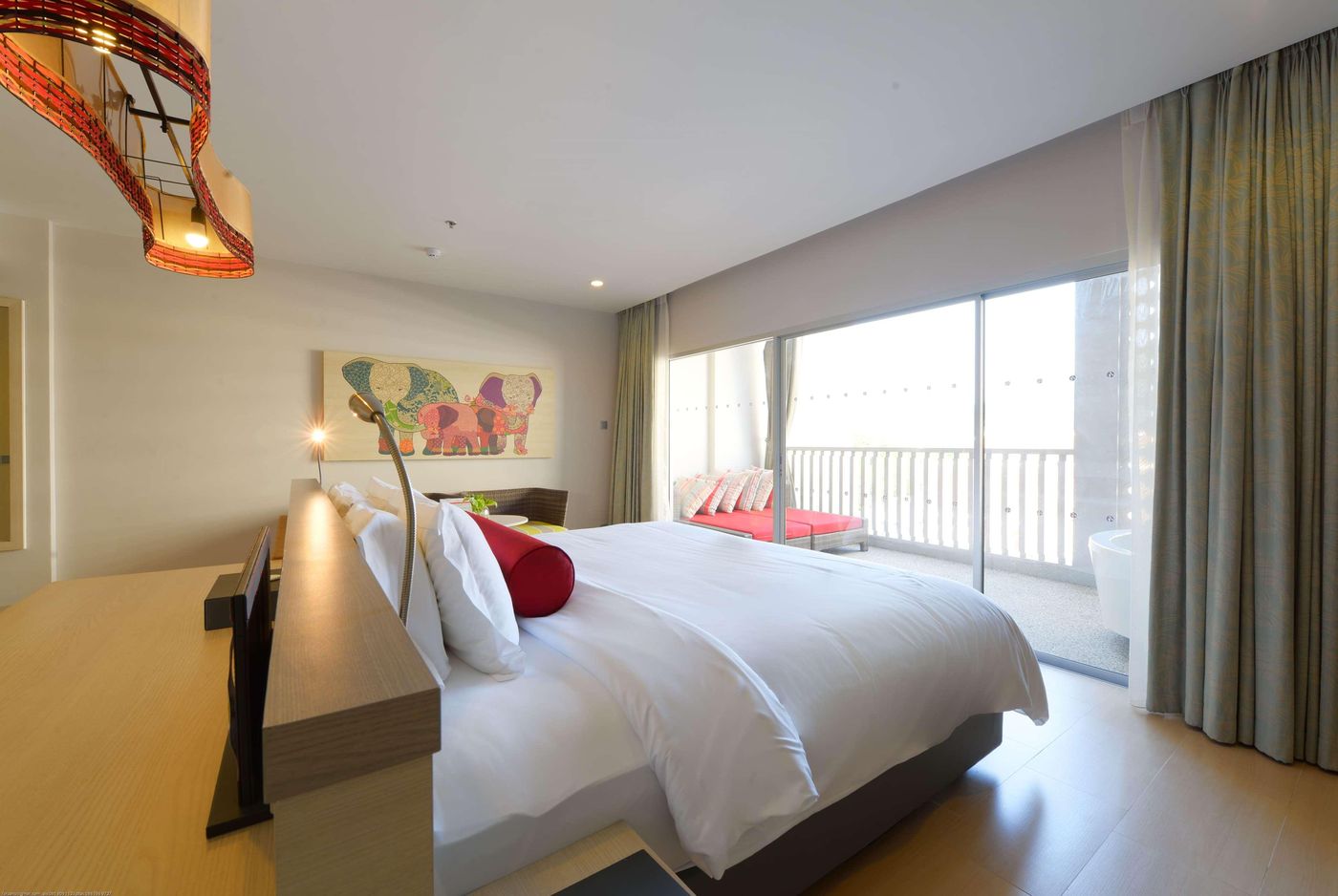 Ramada-By-Wyndham-Phuket-Deevana-Room-34