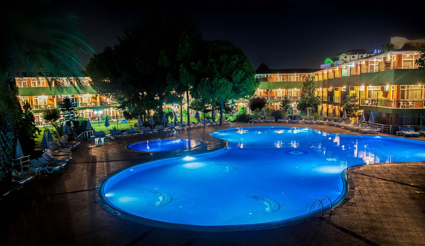 Lonicera-Resort-Pool-8