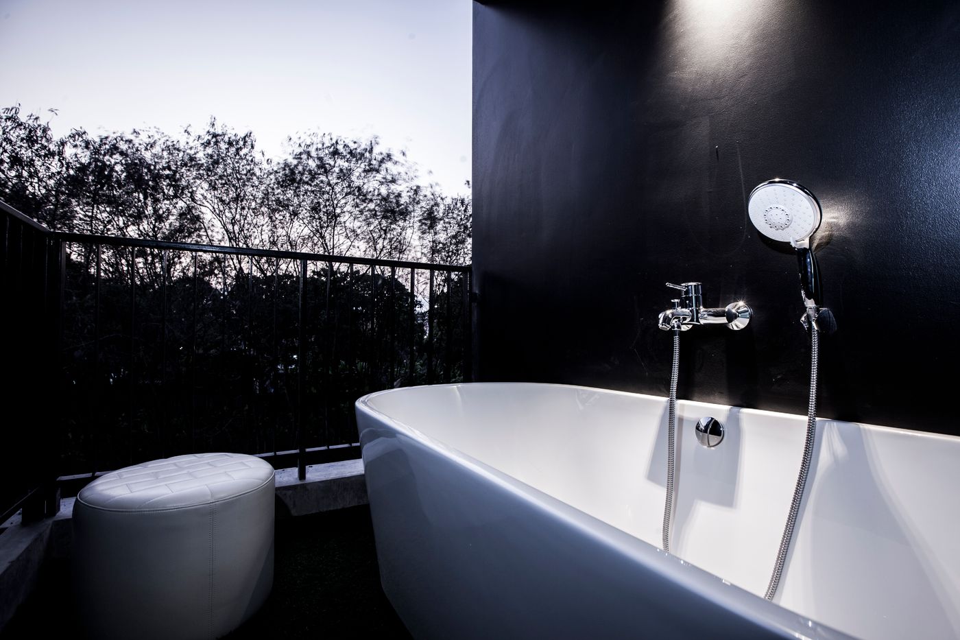 Blu-Monkey-Hub-and-Hotel-Phuket-Room-33