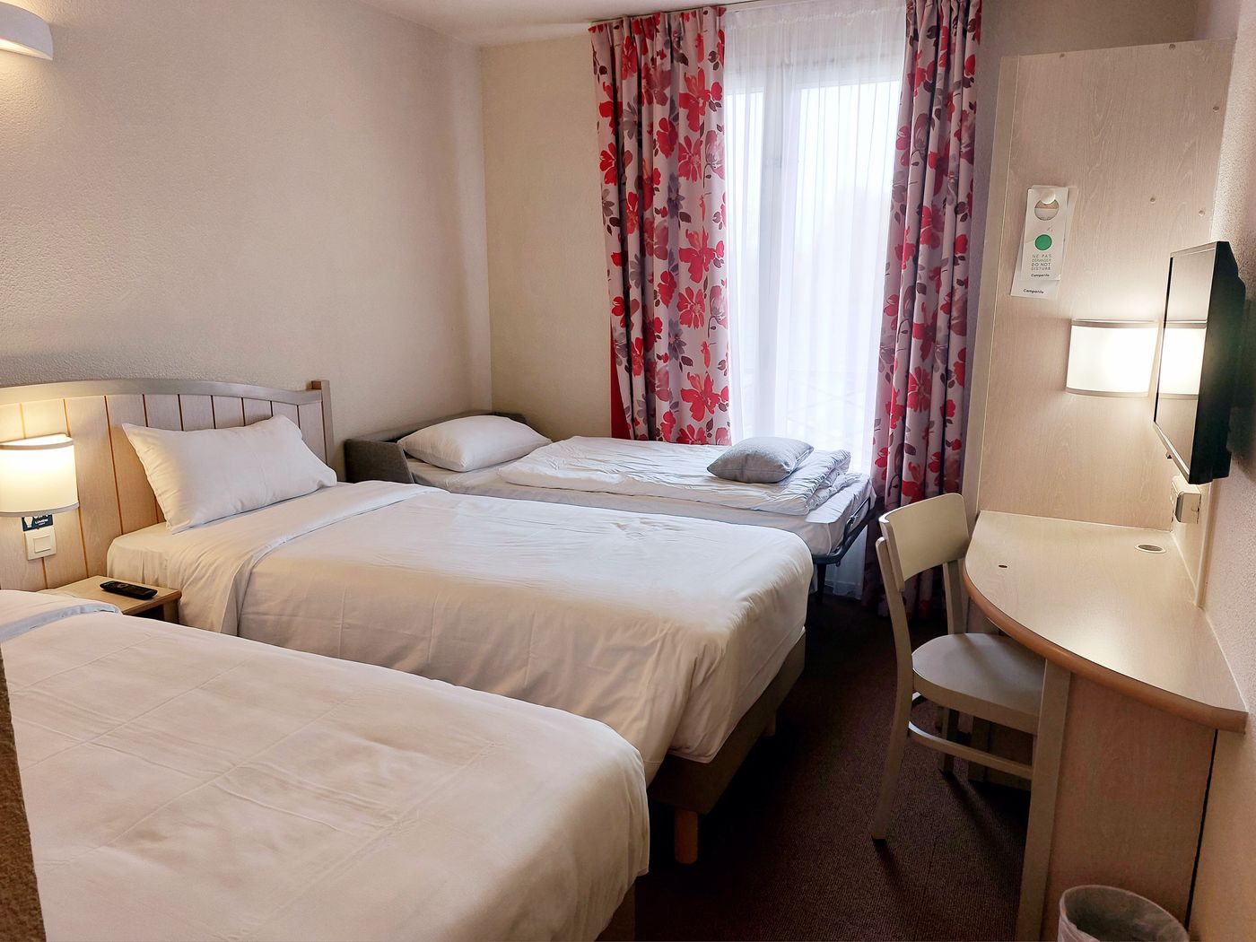Campanile-Val-de-France-Ex-Kyriad-Disneyland-Room-8