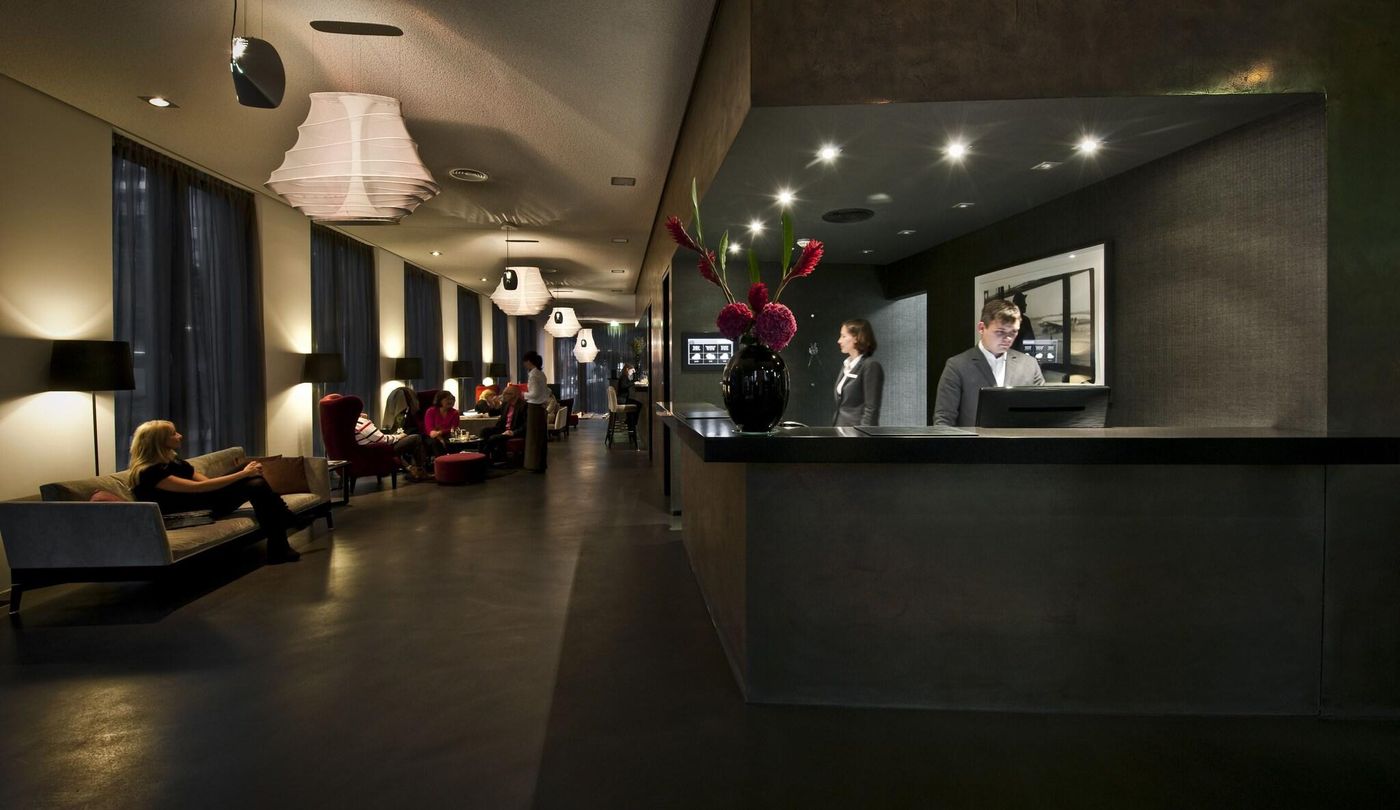 Cosmo-Hotel-Berlin-Mitte-Lobby-13