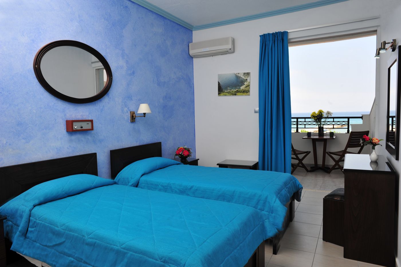 Astoria-Hotel-Room-4