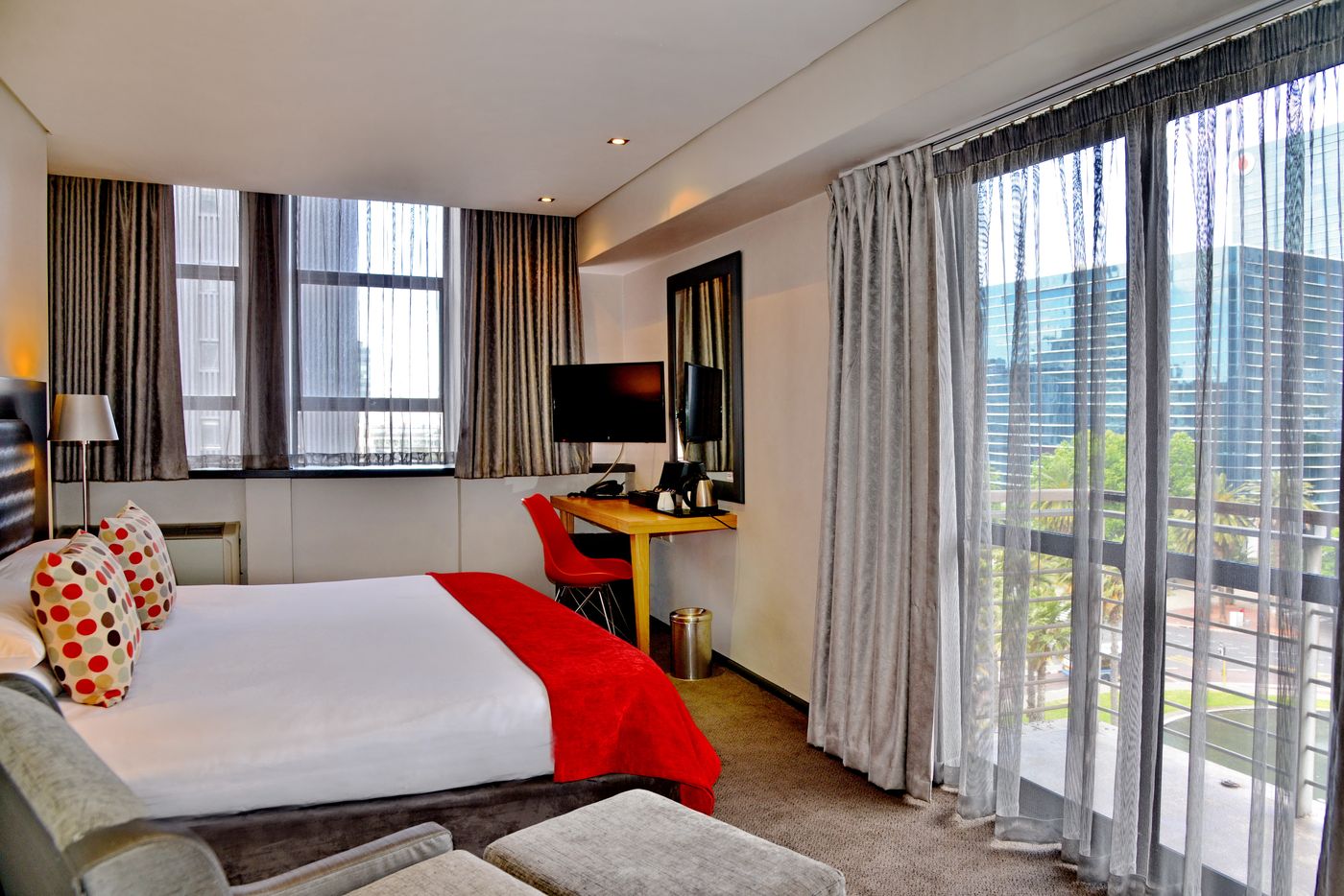 Fountains-Hotel-Cape-Town-Room-10