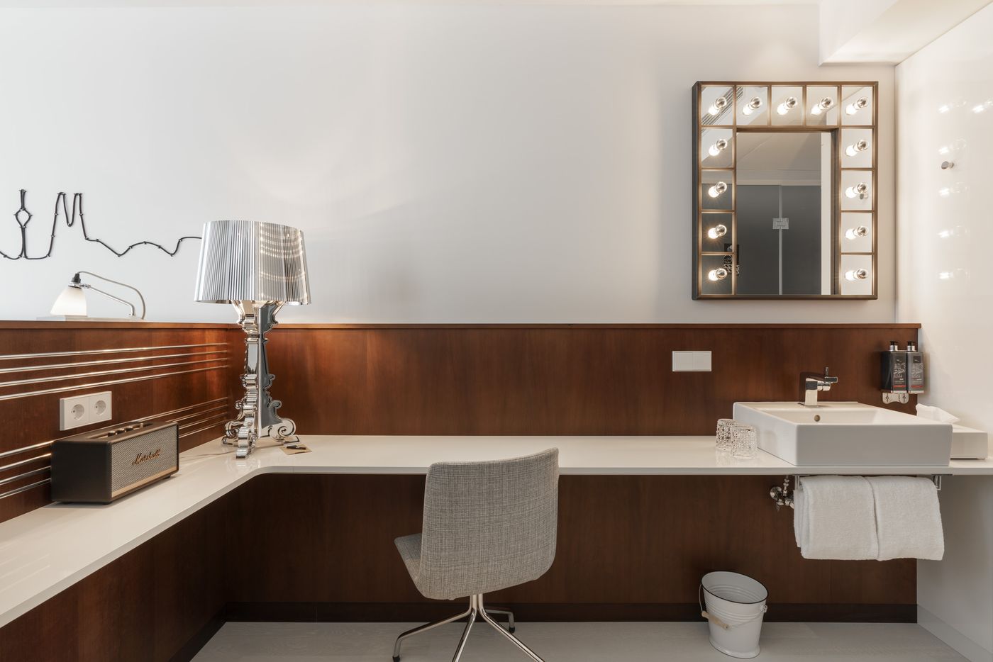 Ruby-Ella-Hotel---Bar-Room-20