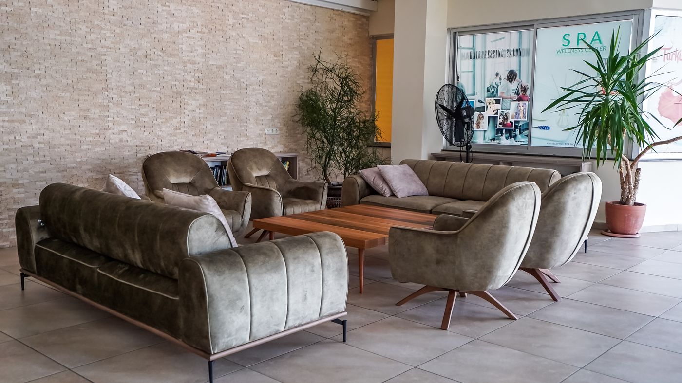 Catty Cats Garden Hotel