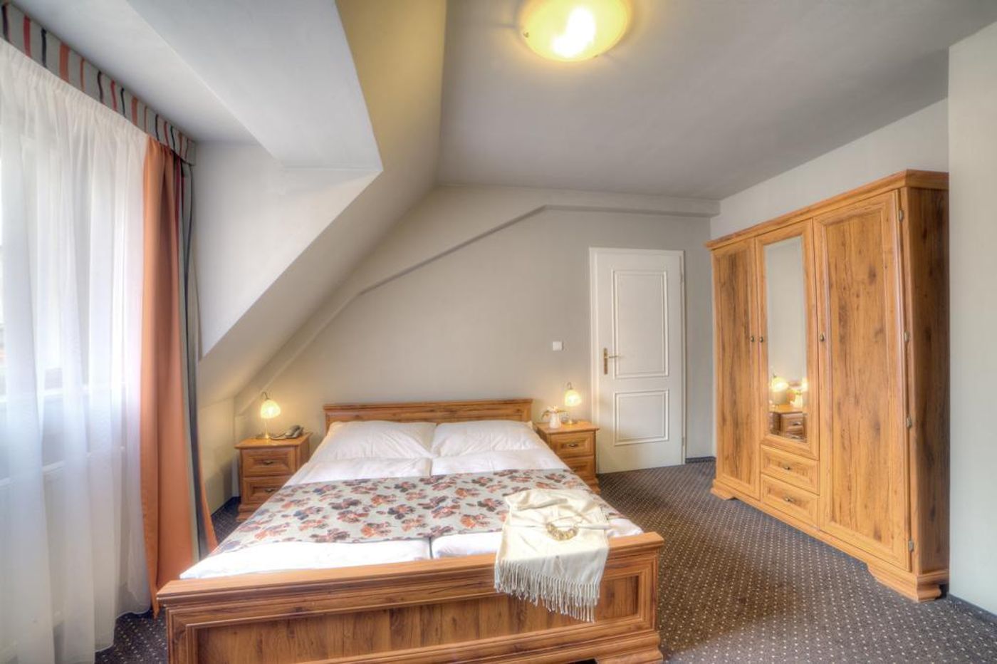 Palac-U-Kocku-General-view-10