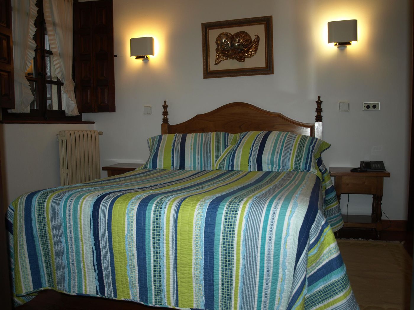 Siglo XVIII-Spain-SANTILLANA DEL MAR-Room-8