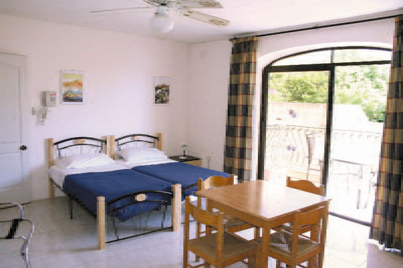 White-Dolphin-Holiday-Complex-Room-10