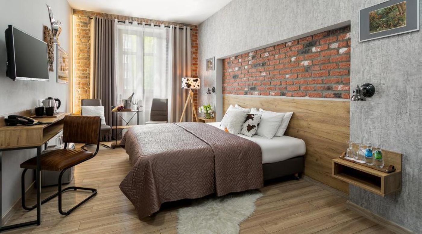 Art---Garden-Residence-Room-26