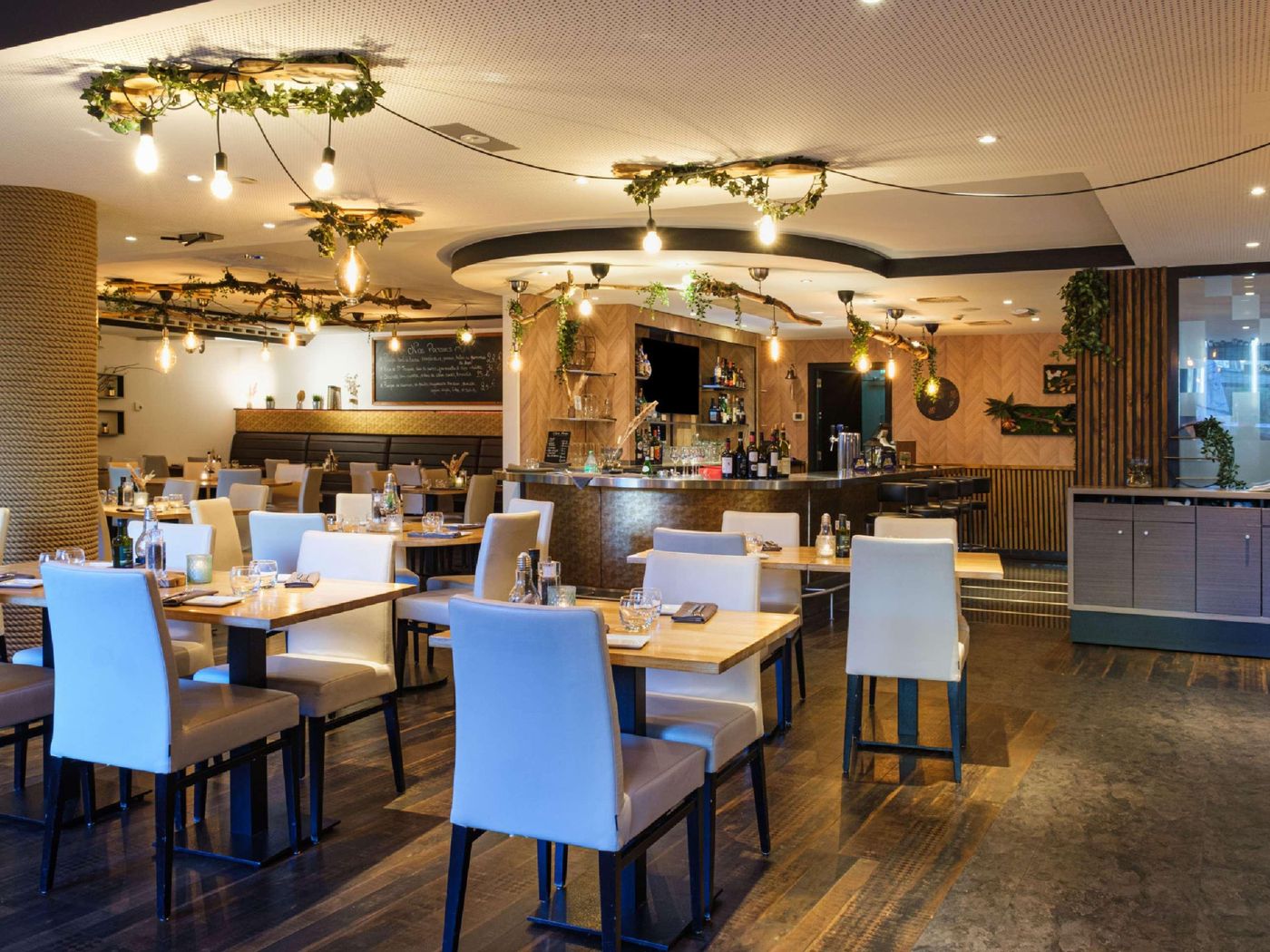 Novotel-Luxembourg-Centre-Bar-49