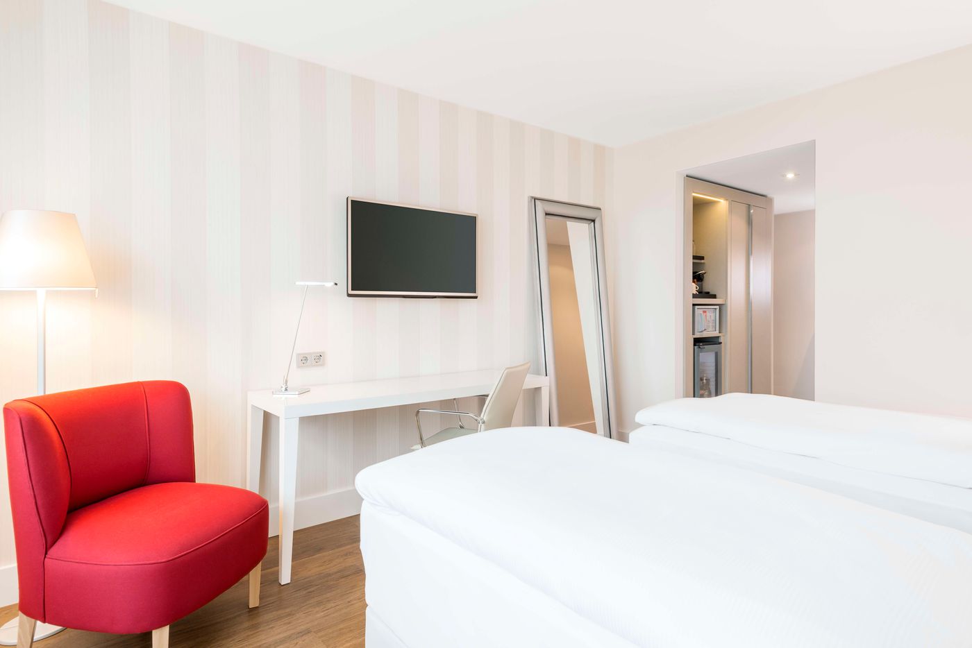 NH-Collection-Koln-Mediapark-Room-24