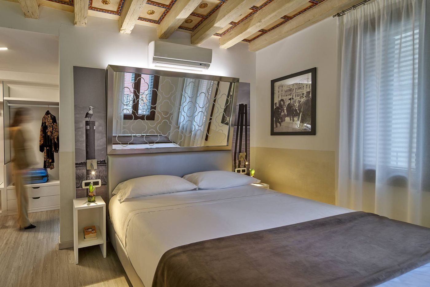 Unahotels-Ala-Venezia--Adults-16--Room-27