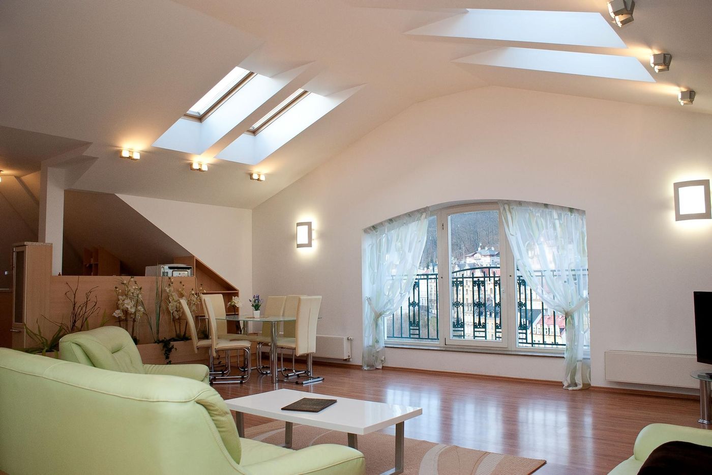 Ontario-Czech Republic-KARLSBAD -General view-1