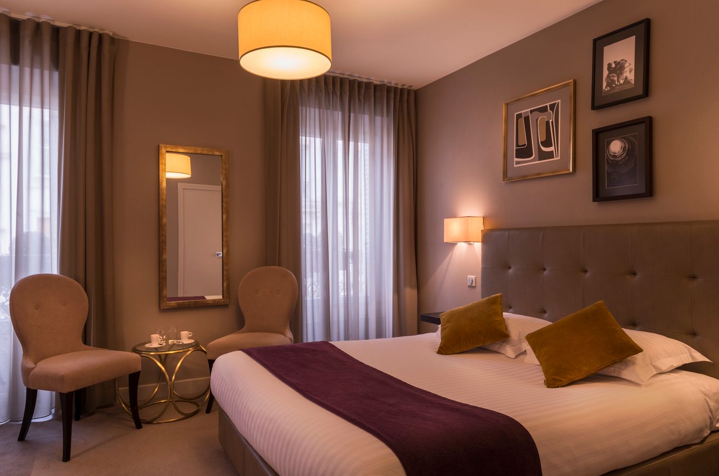 Opera-Frochot-Room-2