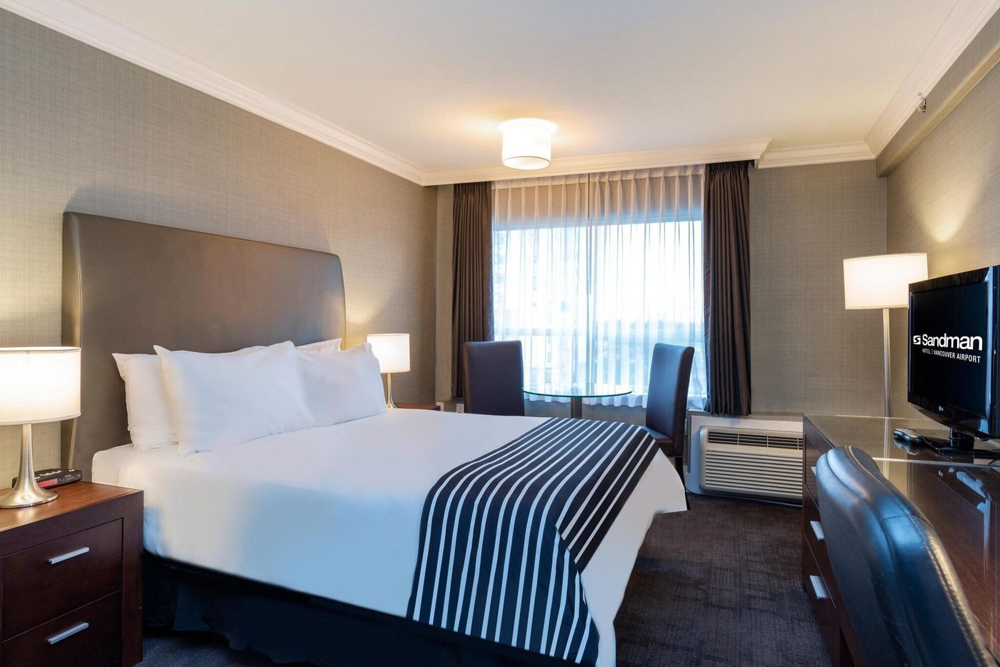 Sandman-Hotel-Vancouver-Airport-Room-21