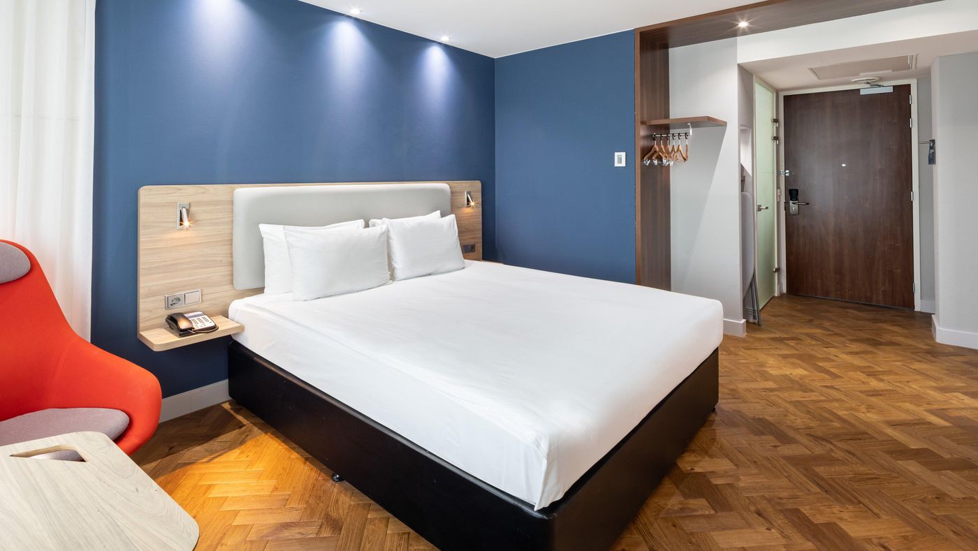 Holiday-Inn-Express-Amsterdam---Sloterdijk-Station-Room-6