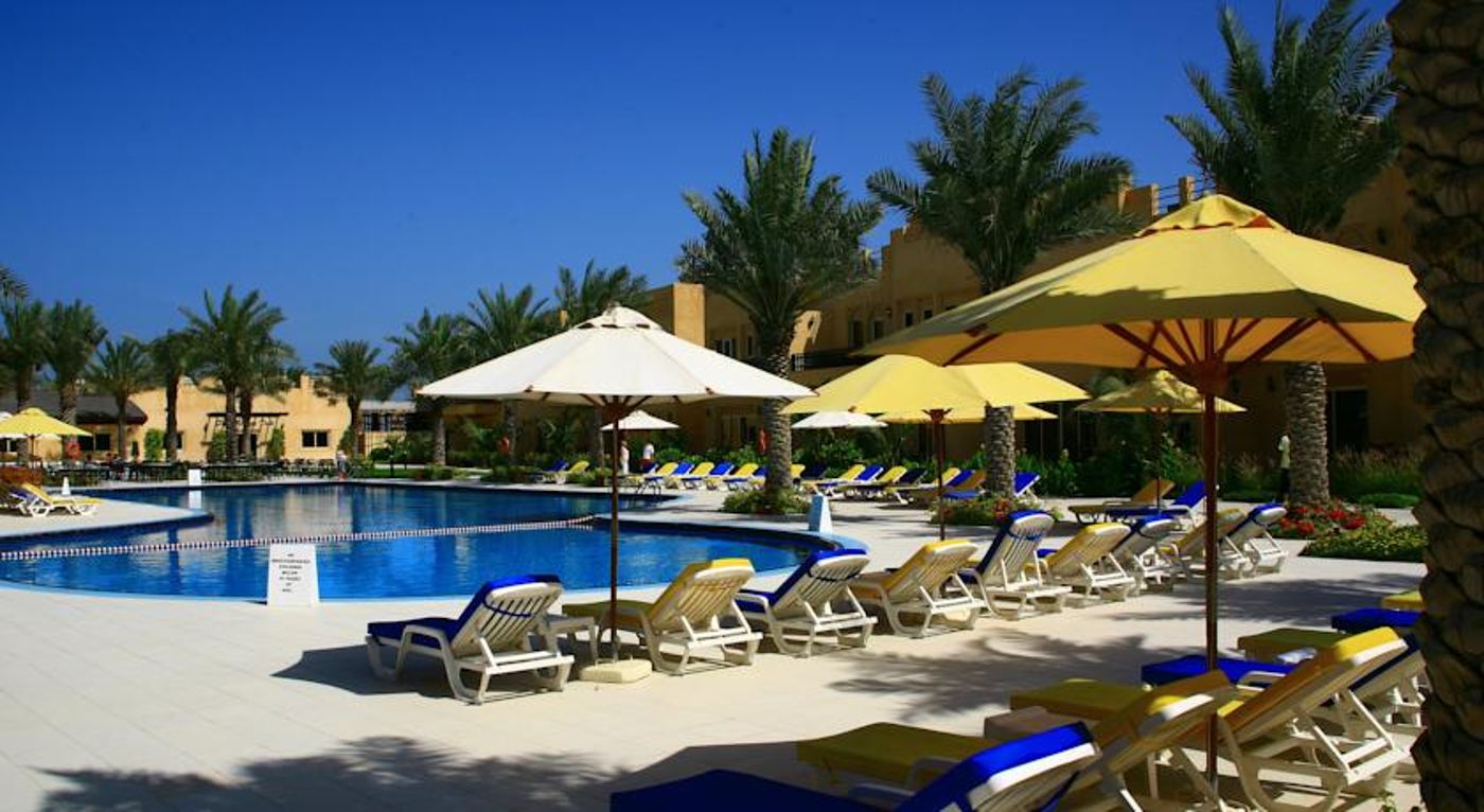 Al-Hamra-Village-Golf-Resort-Pool-1