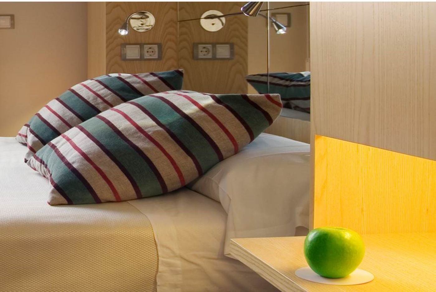 Room-Mate-Alicia-Room-31