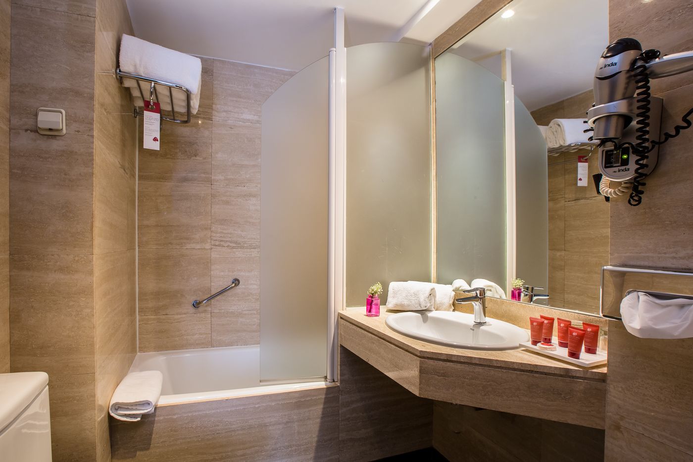 Leonardo-Hotel-Madrid-City-Center-Room-32