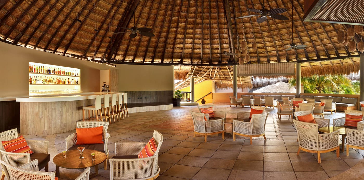 Catalonia-Riviera-Maya-All-Inclusive-Bar-40