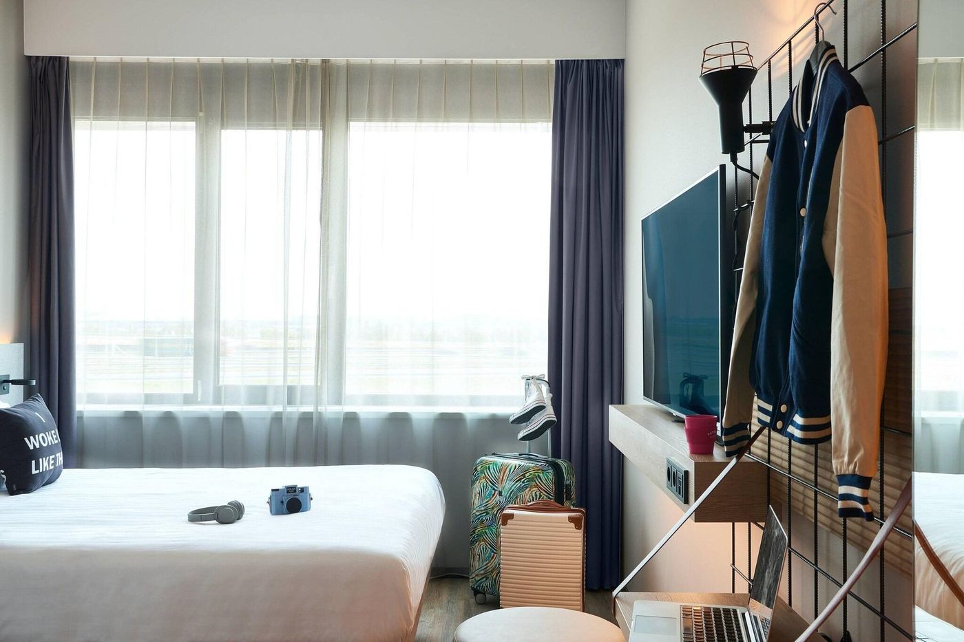 Moxy-Amsterdam-Schiphol-Airport-Room-25