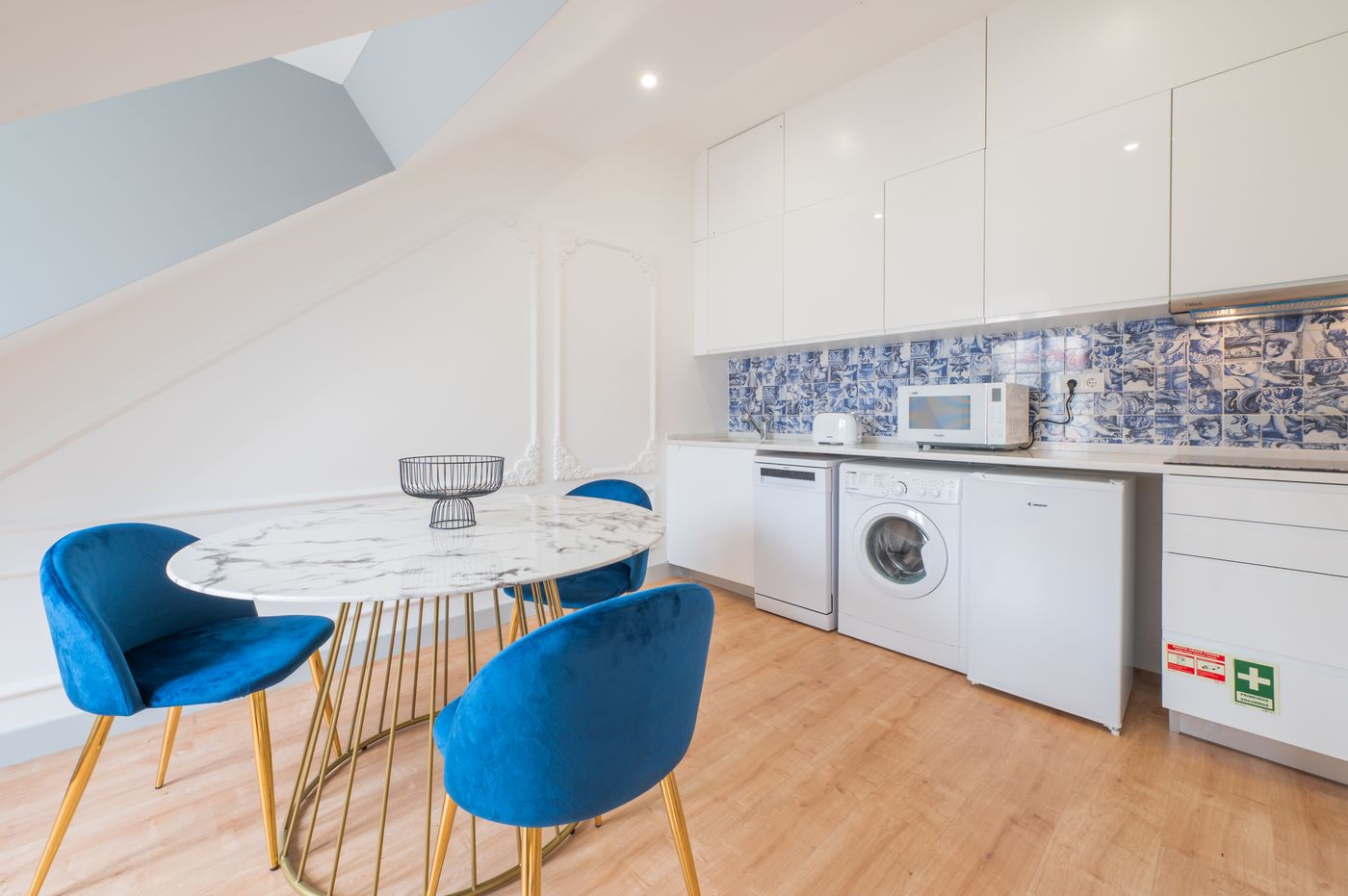 Via-Augusta-129-Room-5