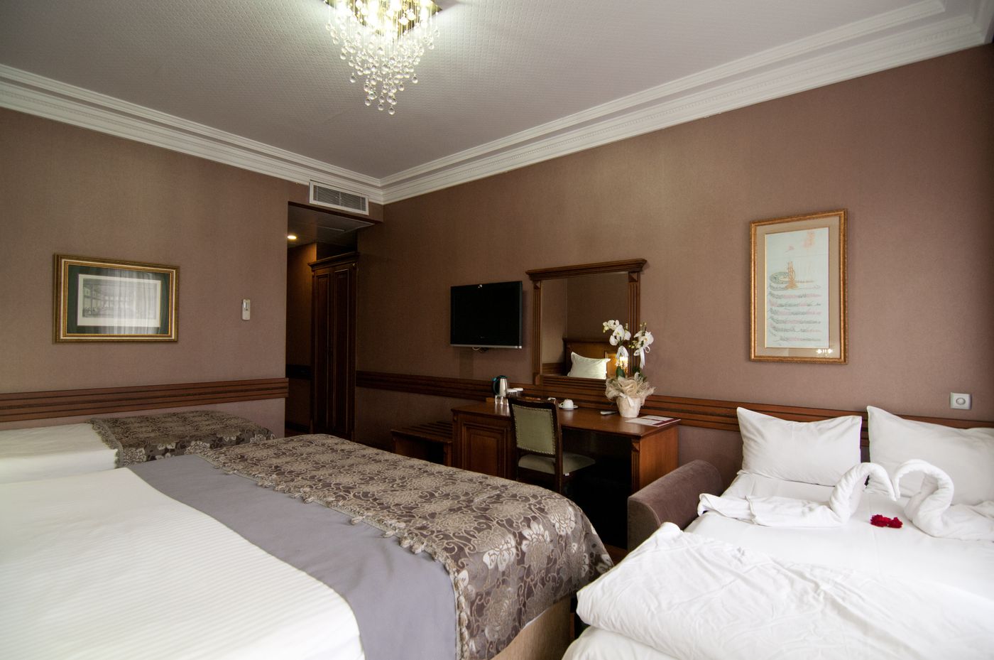 Ferman-Hotel-Room-39