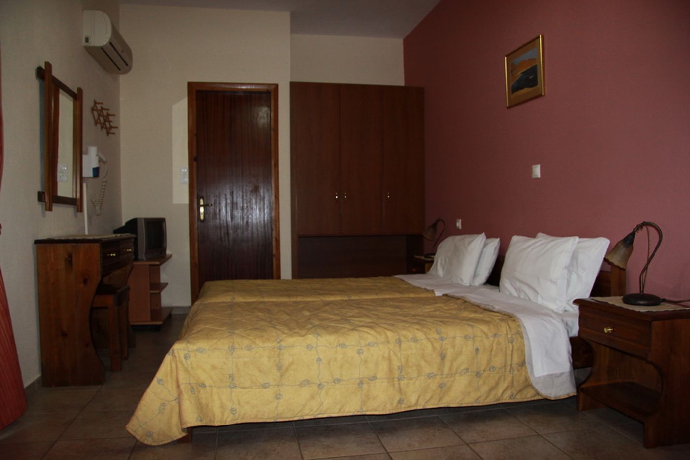 Argyro Studios and Apartments