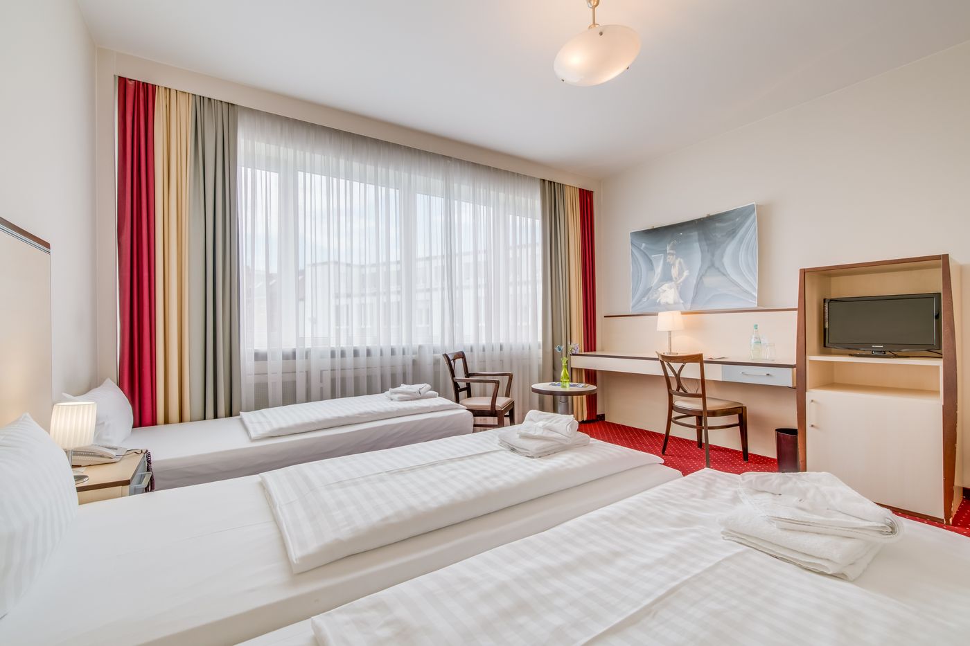 Come-Inn-Berlin-Kurfurstendamm-Opera-Room-8