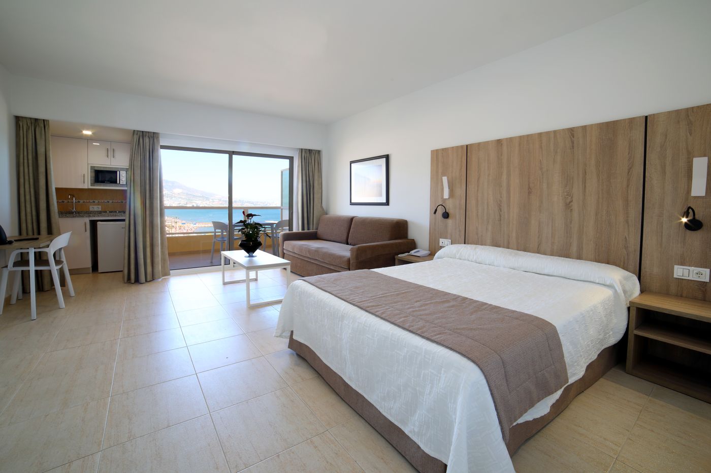 Pyr-Fuengirola-Room-12