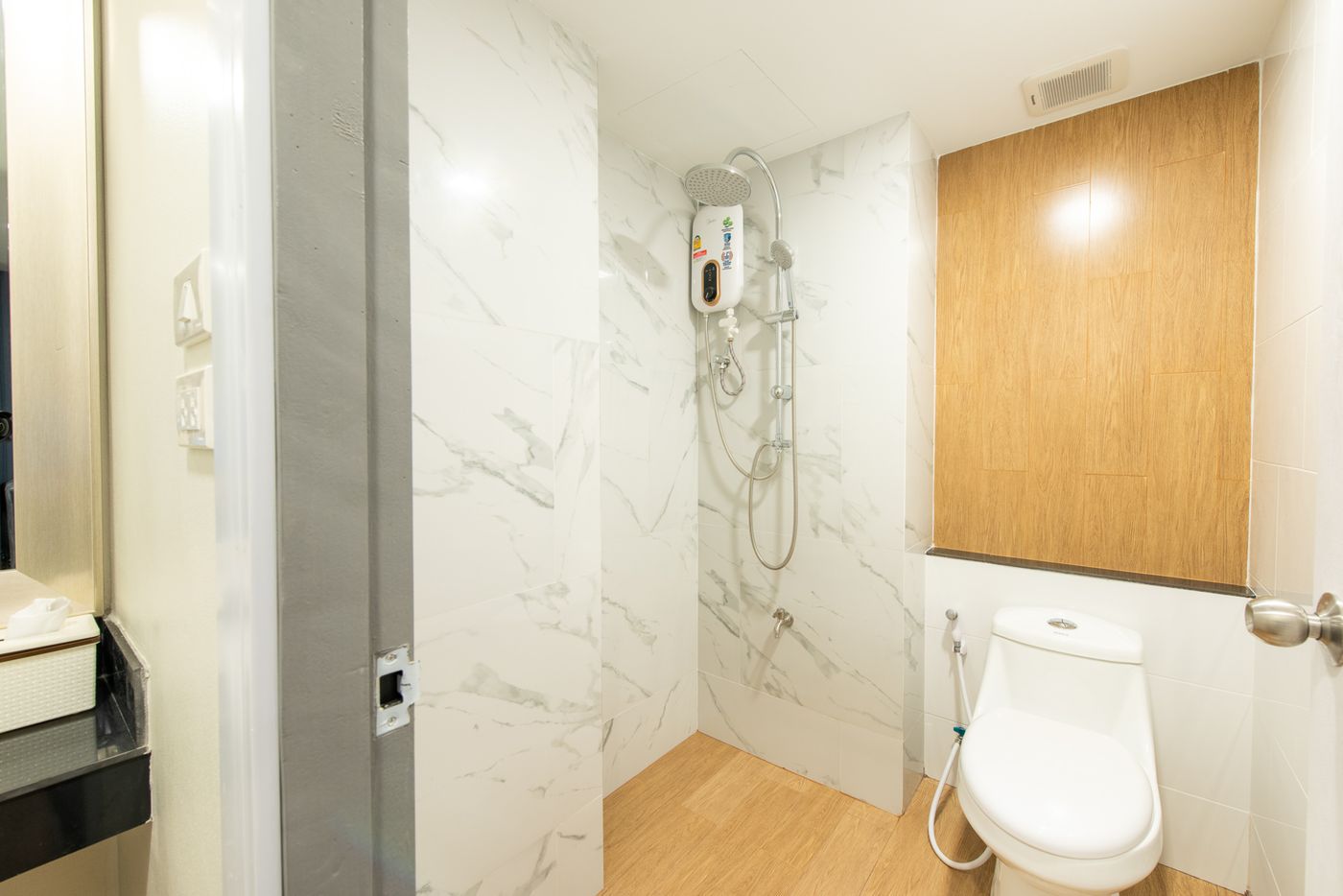 Metro-Hotel-Ratchada-36-by-ZUZU-Room-23