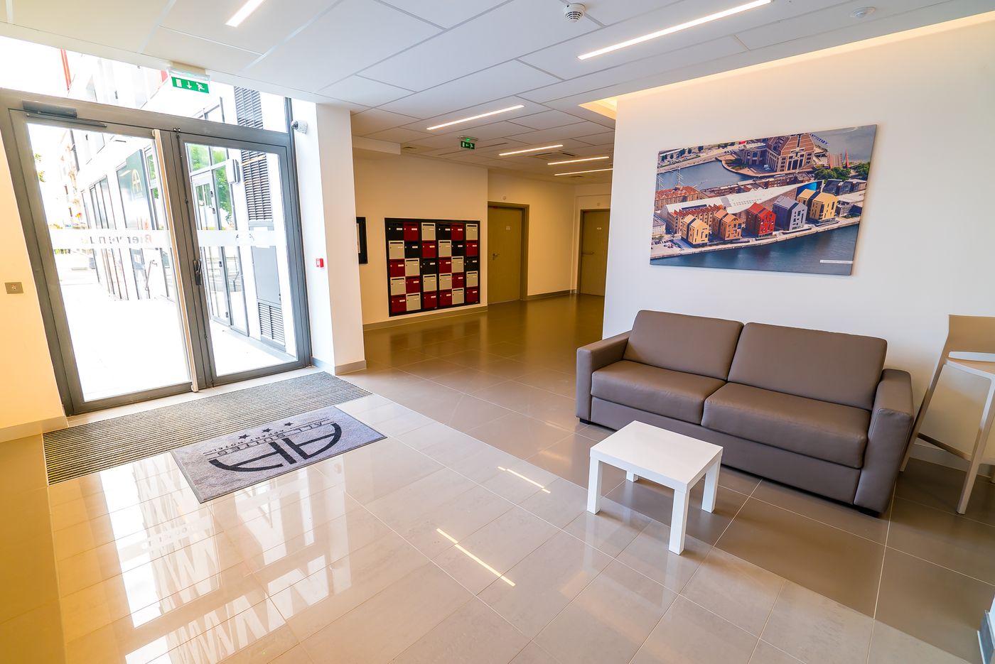 All-Suites-Choisy-Le-Roi-Lobby-12