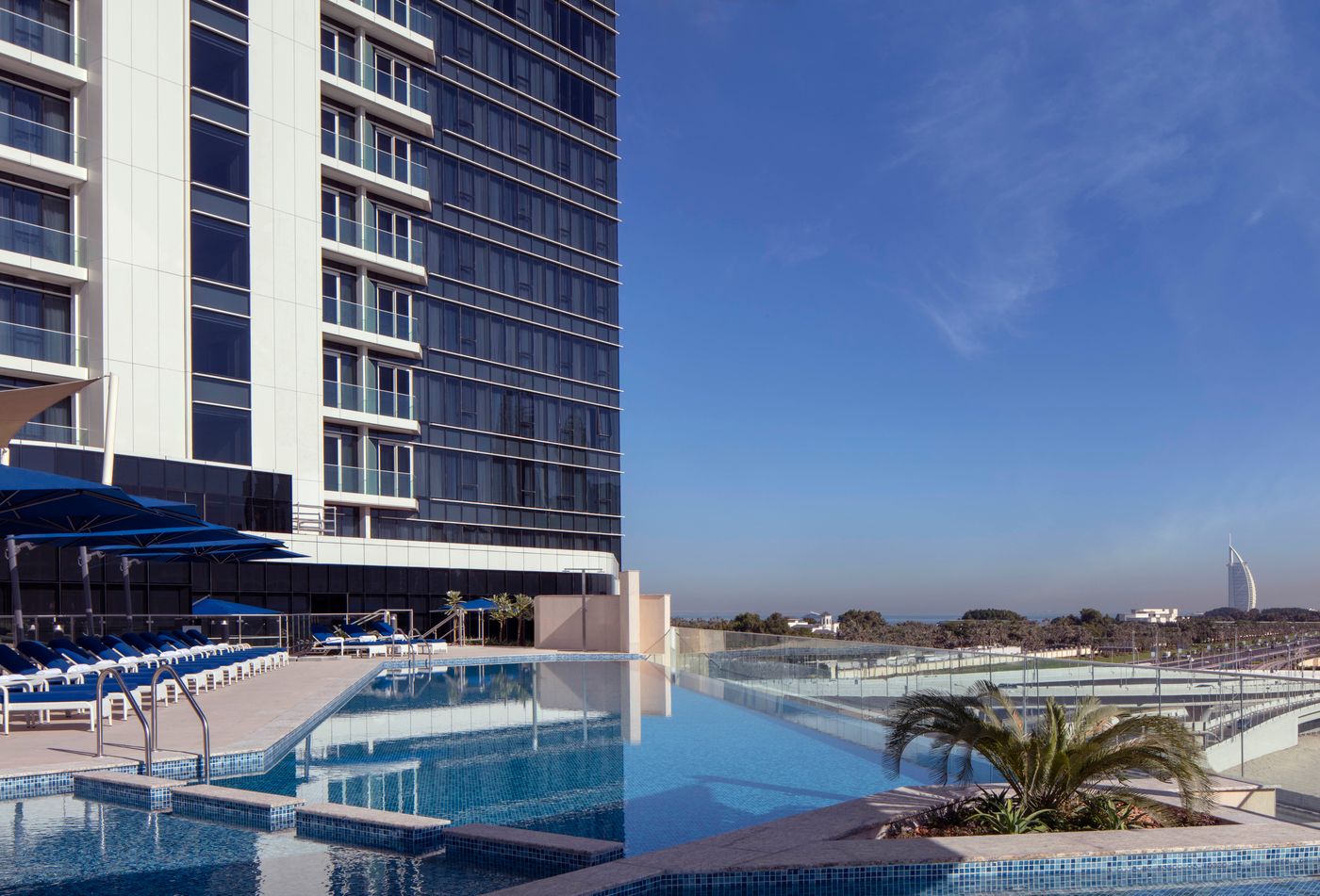 Avani-Plus-Palm-View-Dubai-Hotel-and-Suites-Pool-1