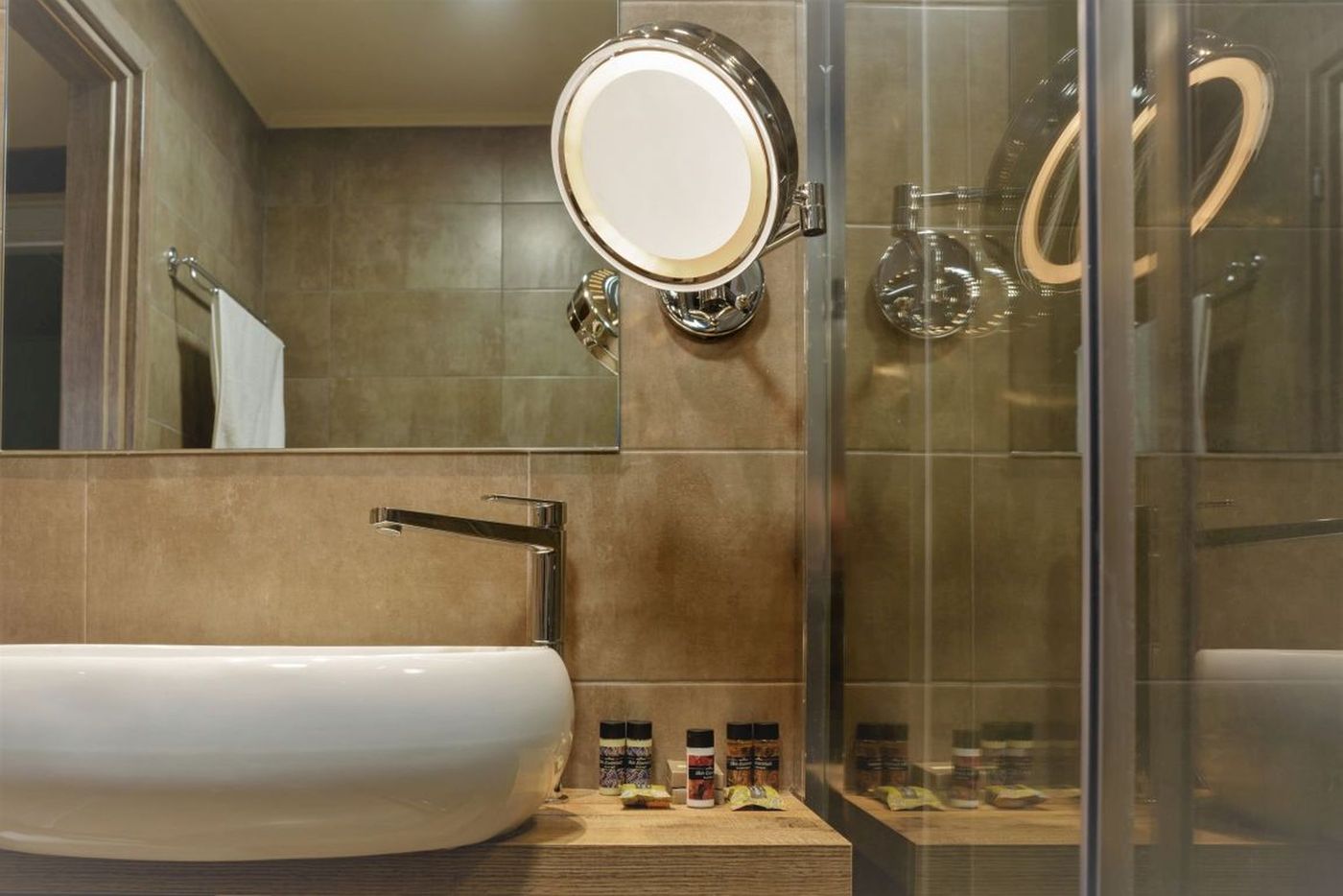 Congo-Palace-Hotel-Room-42