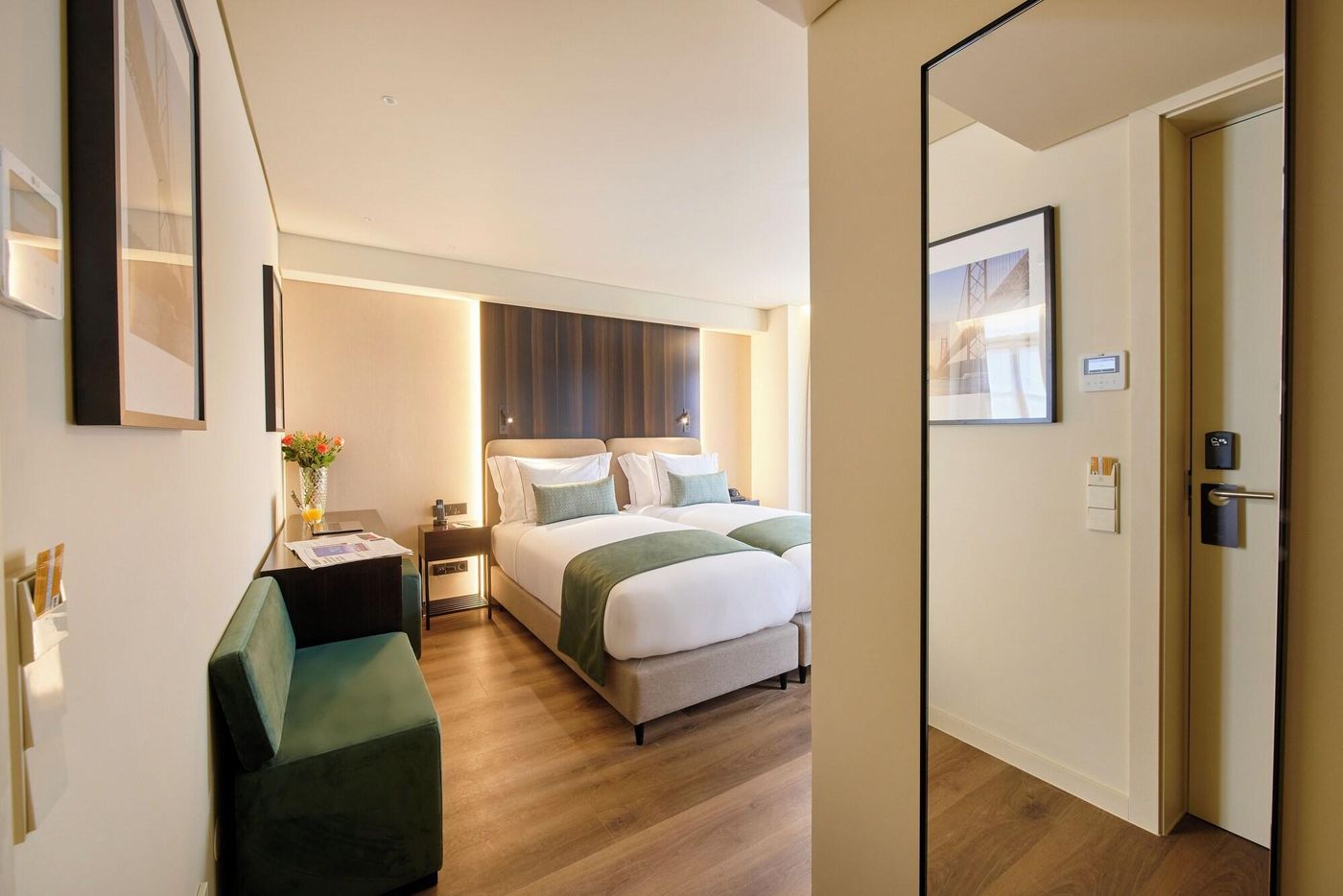 Moon-and-Sun-Lisboa-Room-4