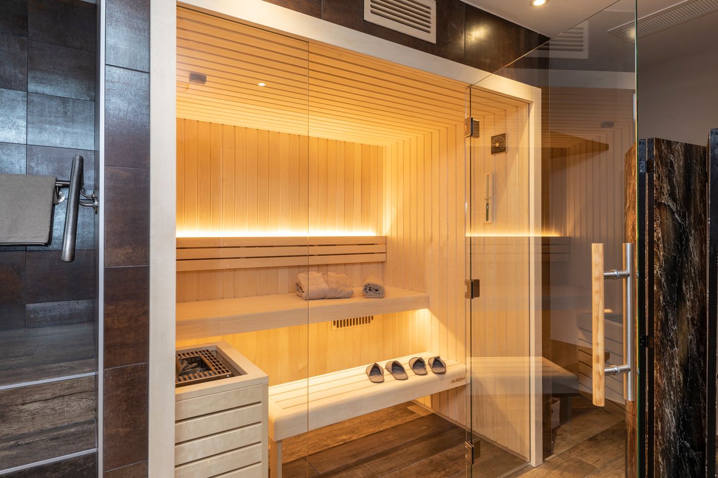 Auberge de Clochemerle - France - VAUX-EN-BEAUJOLAIS - Sports and Entertainment - 9