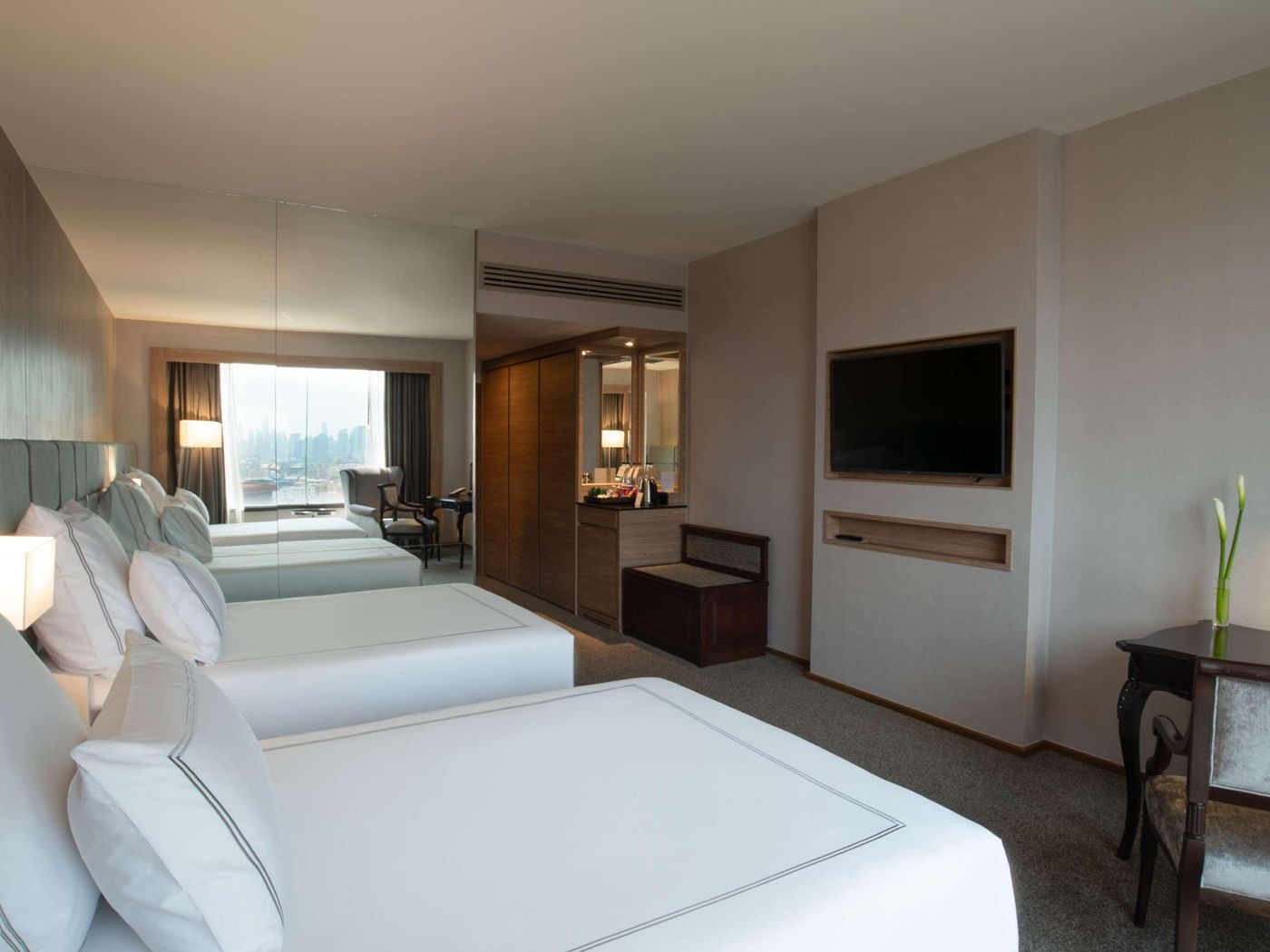 Swissotel-Bangkok-Ratchada-Room-22